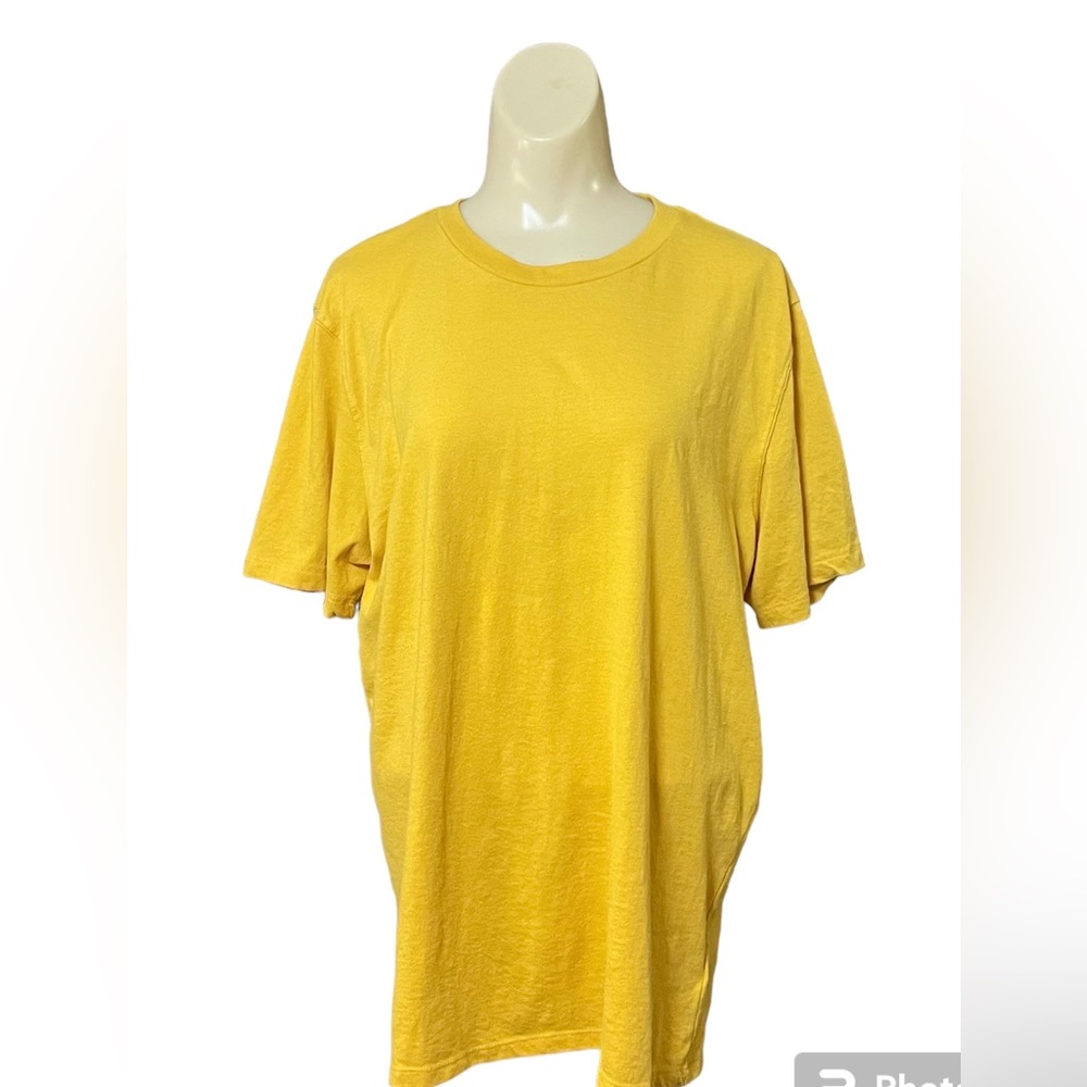 Old Navy women’s yellow T-shirt large